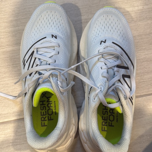 Womens New Balance Fresh Foam X More v4 - Picture 6 of 7